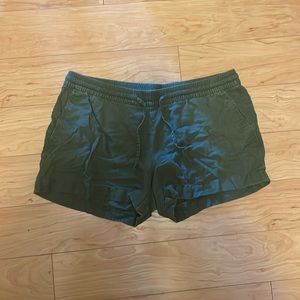 old navy green cotten/linen blend shorts size L